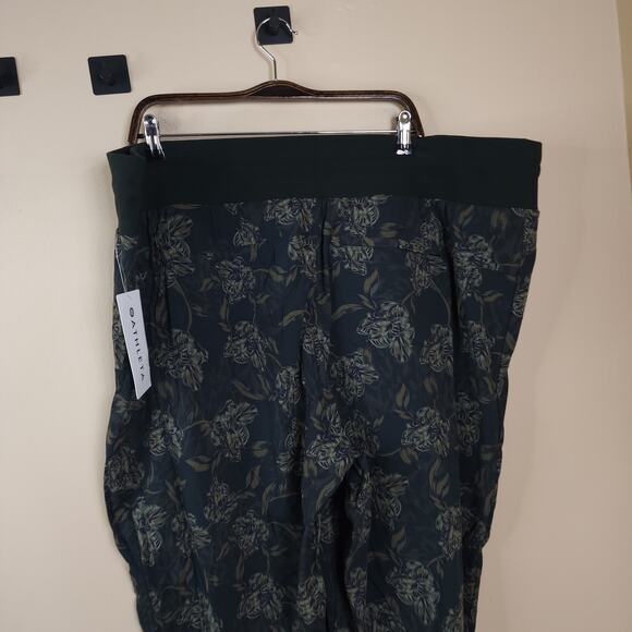 ATHLETA Trekkie North Printed Jogger in Green Size 26 - Picture 6 of 12